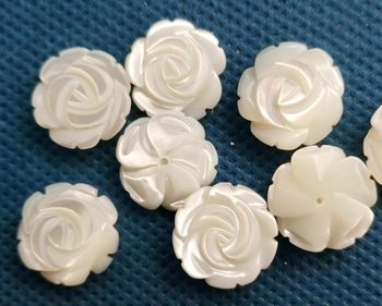 2p white mother of pearl shell hand carved rose flowers 15mm AAA half-drilled